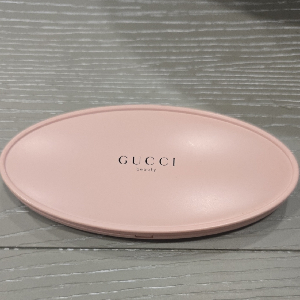 Gucci Beauty Pink Makeup Compact